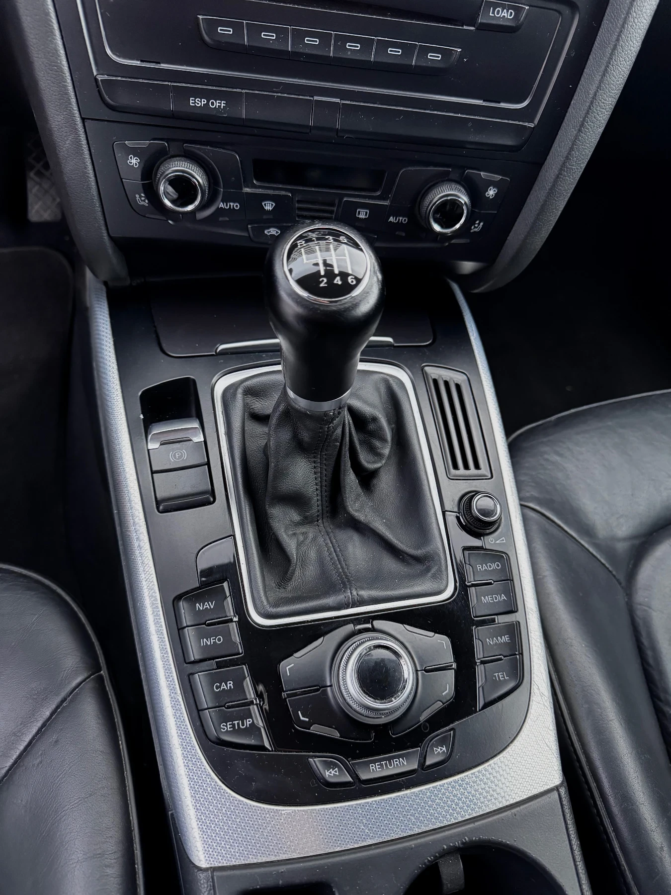 Audi A4 B8 2.0 TDI, снимка 7 - Автомобили и джипове - 56059944
