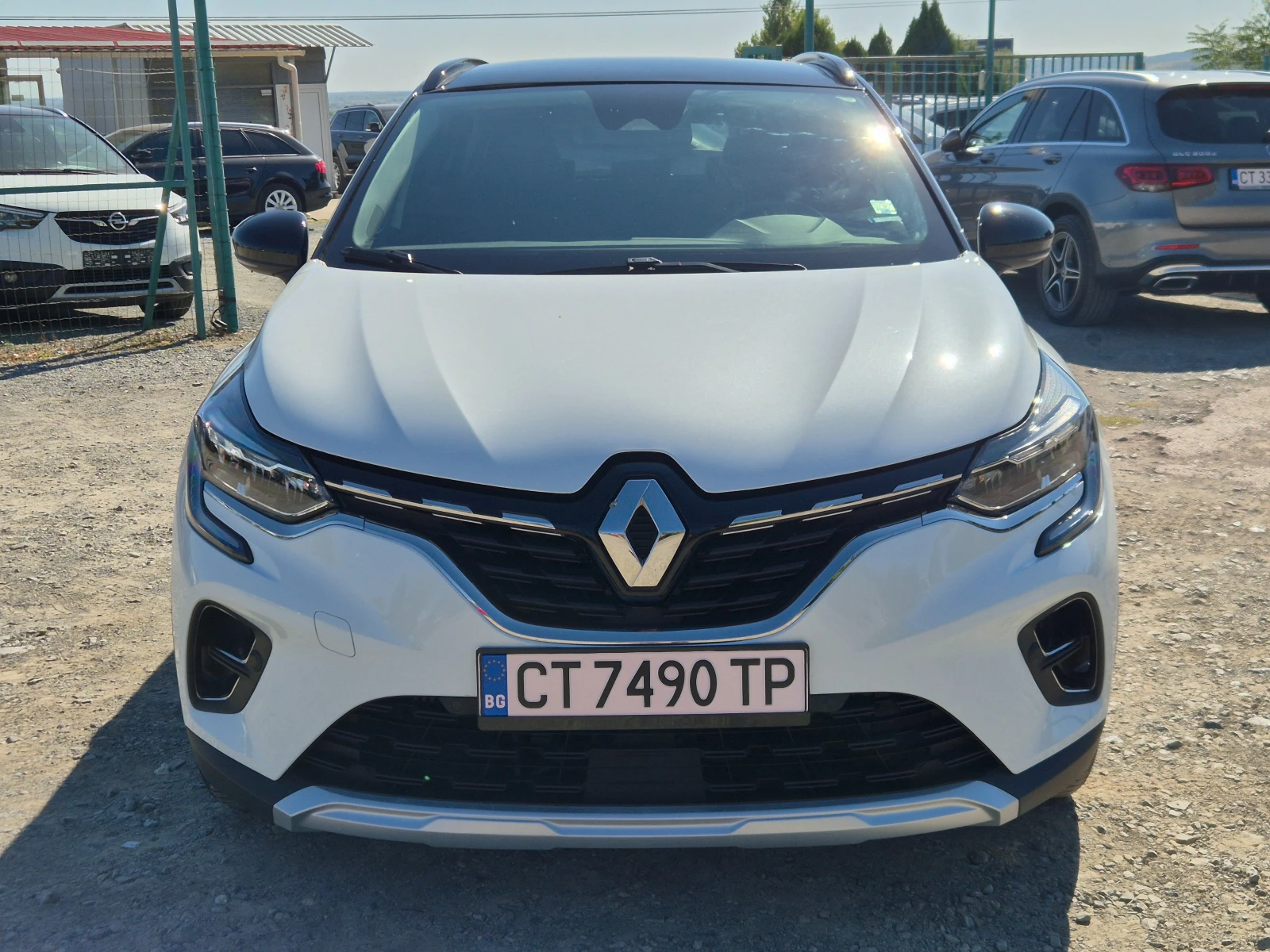 Renault Captur 1.0i, снимка 8 - Автомобили и джипове - 56359349