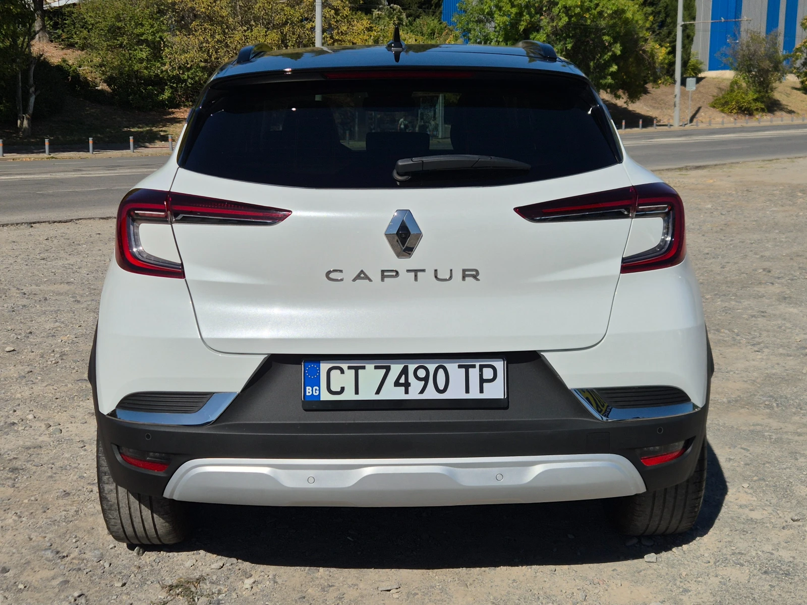Renault Captur 1.0i, снимка 4 - Автомобили и джипове - 56359349
