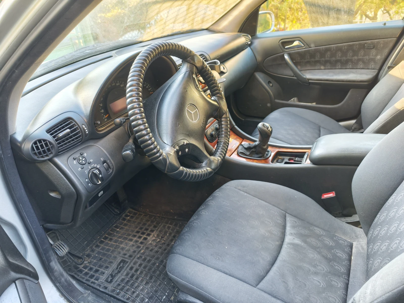 Mercedes-Benz C 220, снимка 7 - Автомобили и джипове - 56388982