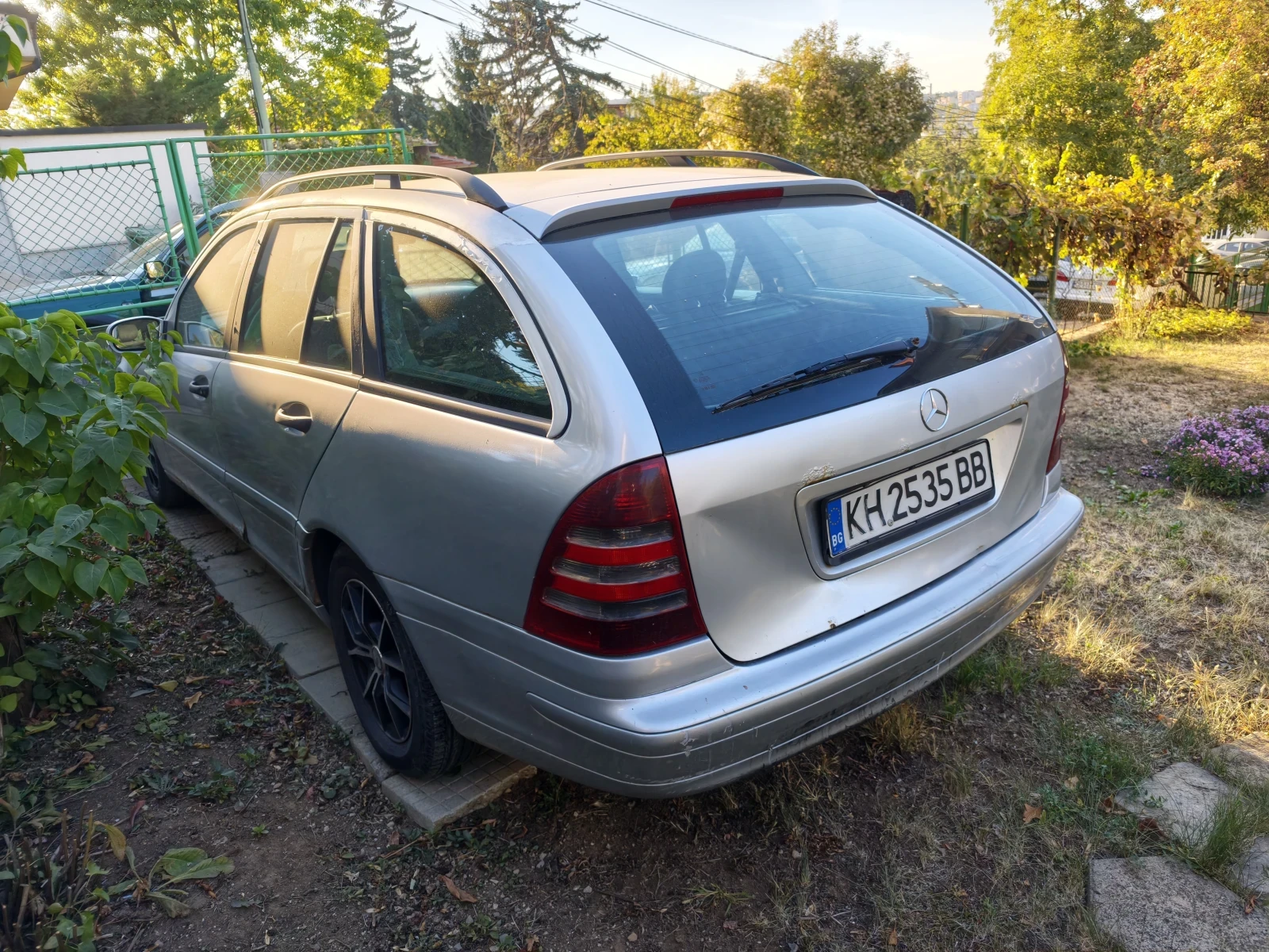 Mercedes-Benz C 220, снимка 4 - Автомобили и джипове - 56388982