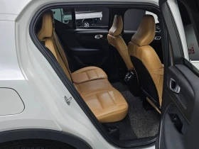 Volvo XC40 2.0 197 hp Automatic, снимка 11