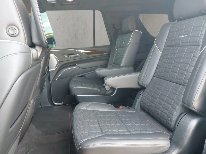 Cadillac Escalade 6.2 V8 SPORT PLATINUM/AKG/HEAD UP/PANO/TV/7-МЕСТЕН, снимка 15 - Автомобили и джипове - 52141026