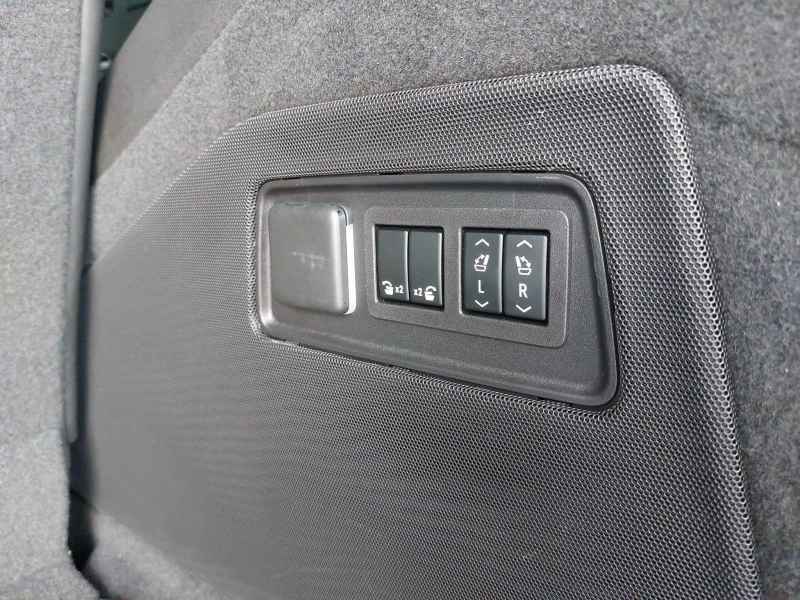 Cadillac Escalade 6.2 V8 SPORT PLATINUM/AKG/HEAD UP/PANO/TV/7-МЕСТЕН, снимка 17 - Автомобили и джипове - 52141026