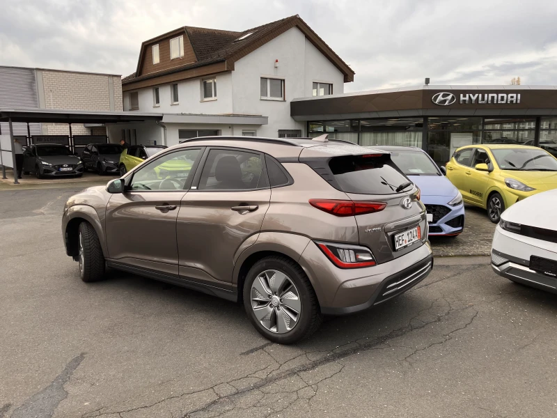 Hyundai Kona Electric 64kWh, снимка 3 - Автомобили и джипове - 52679608