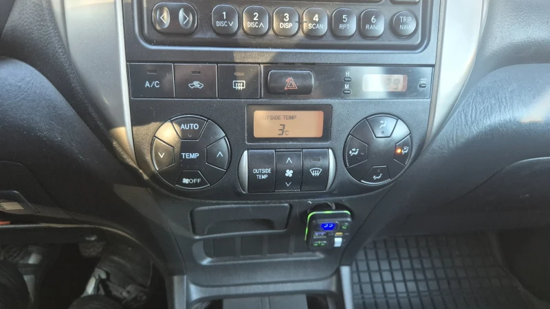 Toyota Rav4 2.0i 150hp, снимка 6 - Автомобили и джипове - 52753276