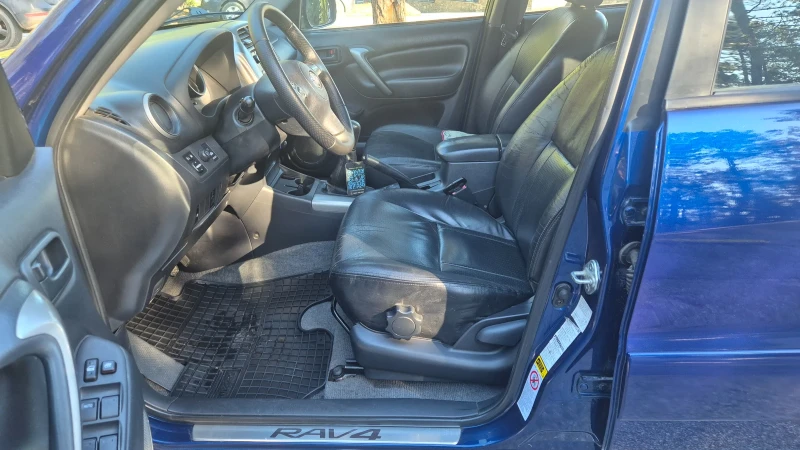 Toyota Rav4 2.0i 150hp, снимка 14 - Автомобили и джипове - 52753276