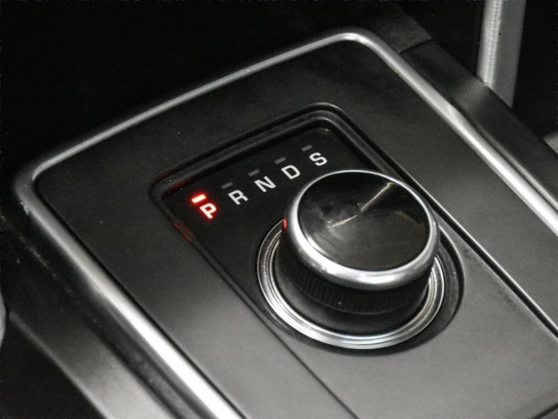 Land Rover Discovery Sport * AWD 4dr HSE * CARFAX * БЕЗ ПЪРВОНАЧАЛНА ВНОСКА, снимка 13 - Автомобили и джипове - 52923951