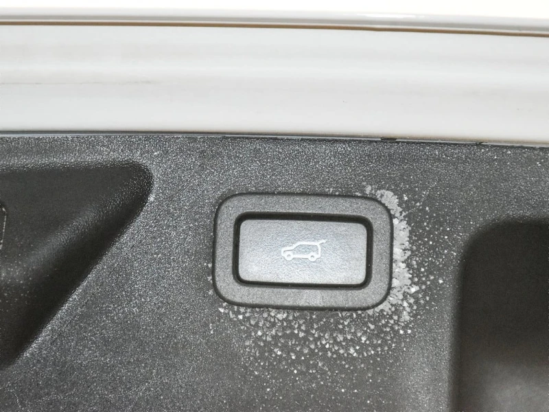 Land Rover Discovery Sport * AWD 4dr HSE * CARFAX * БЕЗ ПЪРВОНАЧАЛНА ВНОСКА, снимка 11 - Автомобили и джипове - 52923951