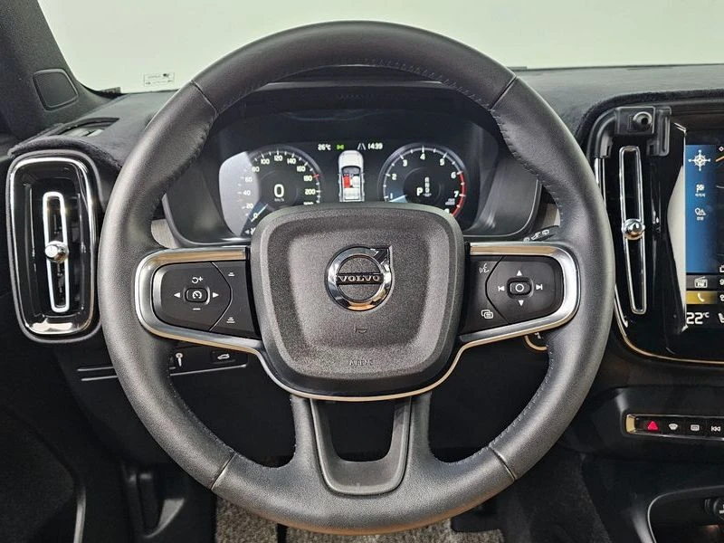 Volvo XC40 2.0 197 hp Automatic, снимка 14 - Автомобили и джипове - 55812990