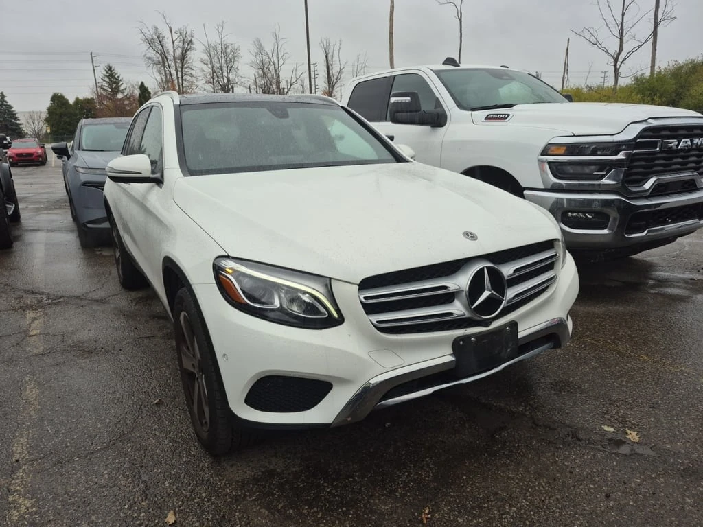 Mercedes-Benz GLC 300 * CARFAX * БЕЗ ПЪРВОНАЧАЛНА ВНОСКА - изображение 2
