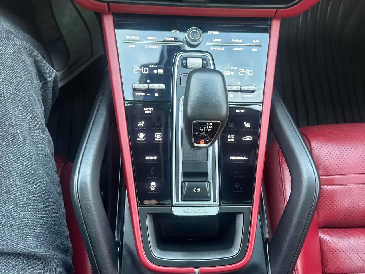 Porsche Cayenne * AWD * ПАНОРАМА * ОТ ПРЕДСТАВИТЕЛСТВО, снимка 10 - Автомобили и джипове - 54352783