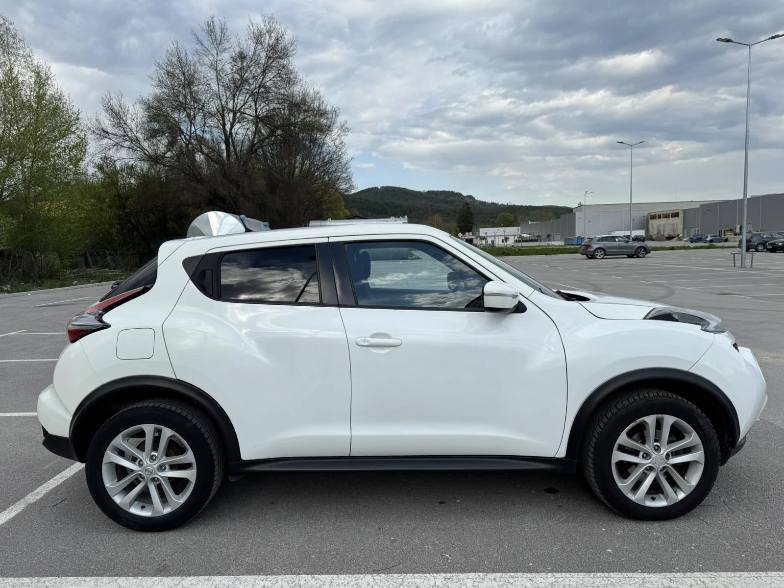 Nissan Juke, снимка 3 - Автомобили и джипове - 54371278