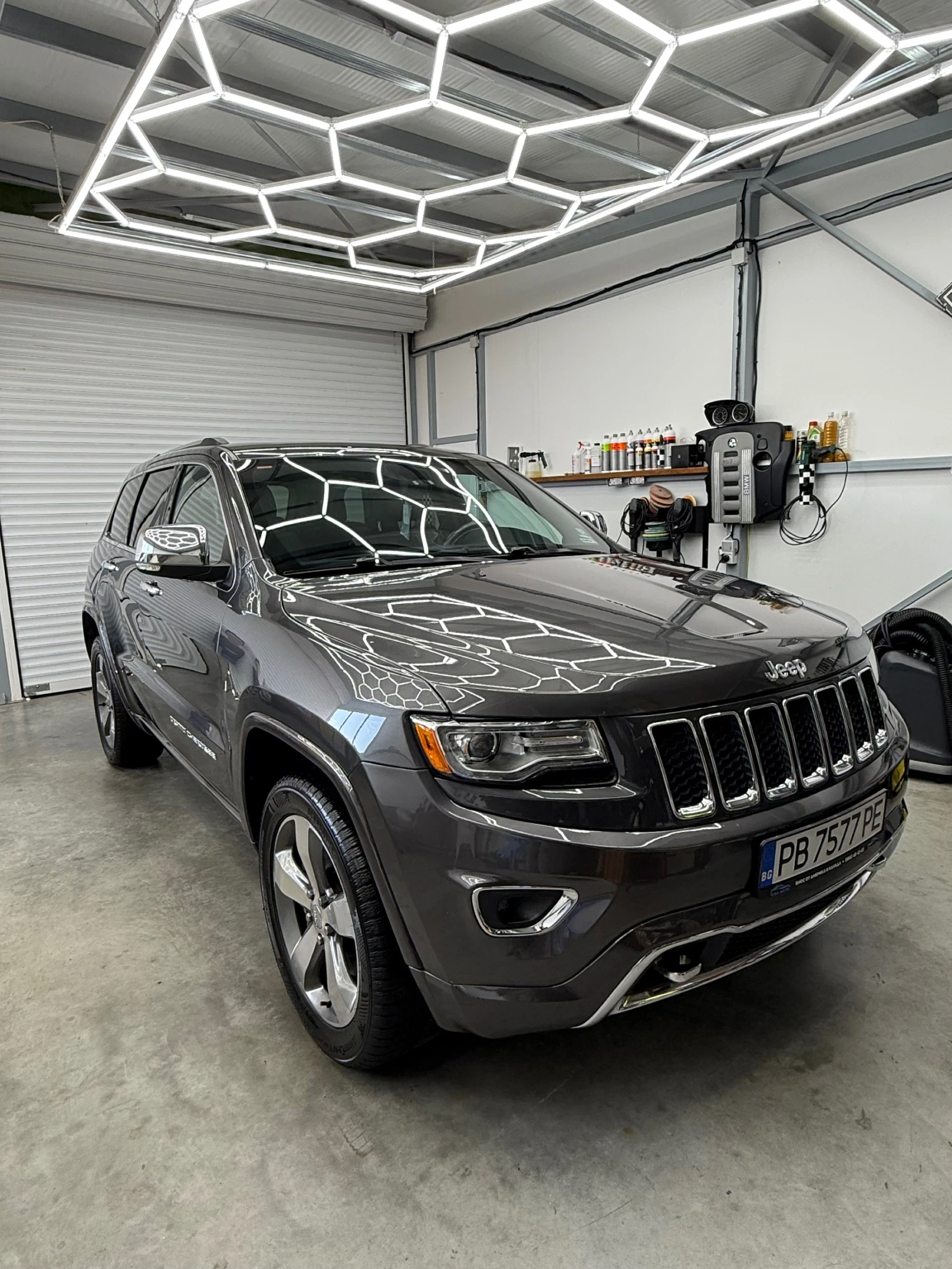 Jeep Grand cherokee 5.7 HEMI Overland 2015, снимка 2 - Автомобили и джипове - 55014932