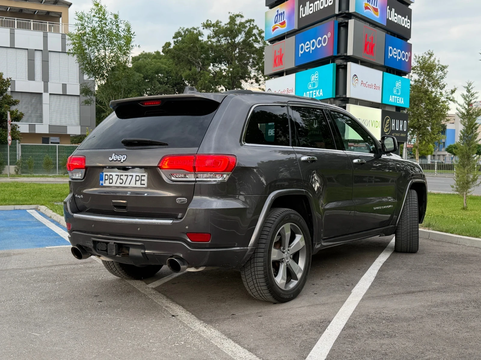 Jeep Grand cherokee 5.7 HEMI Overland 2015, снимка 12 - Автомобили и джипове - 55014932