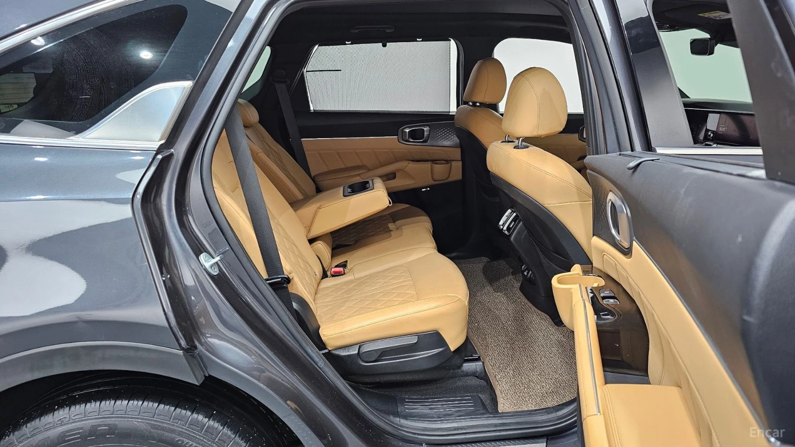 Kia Sorento SIGNATURE/DIGITAL/PANOROOF/DRIVE-ASSISTS/AWD, снимка 16 - Автомобили и джипове - 55432304