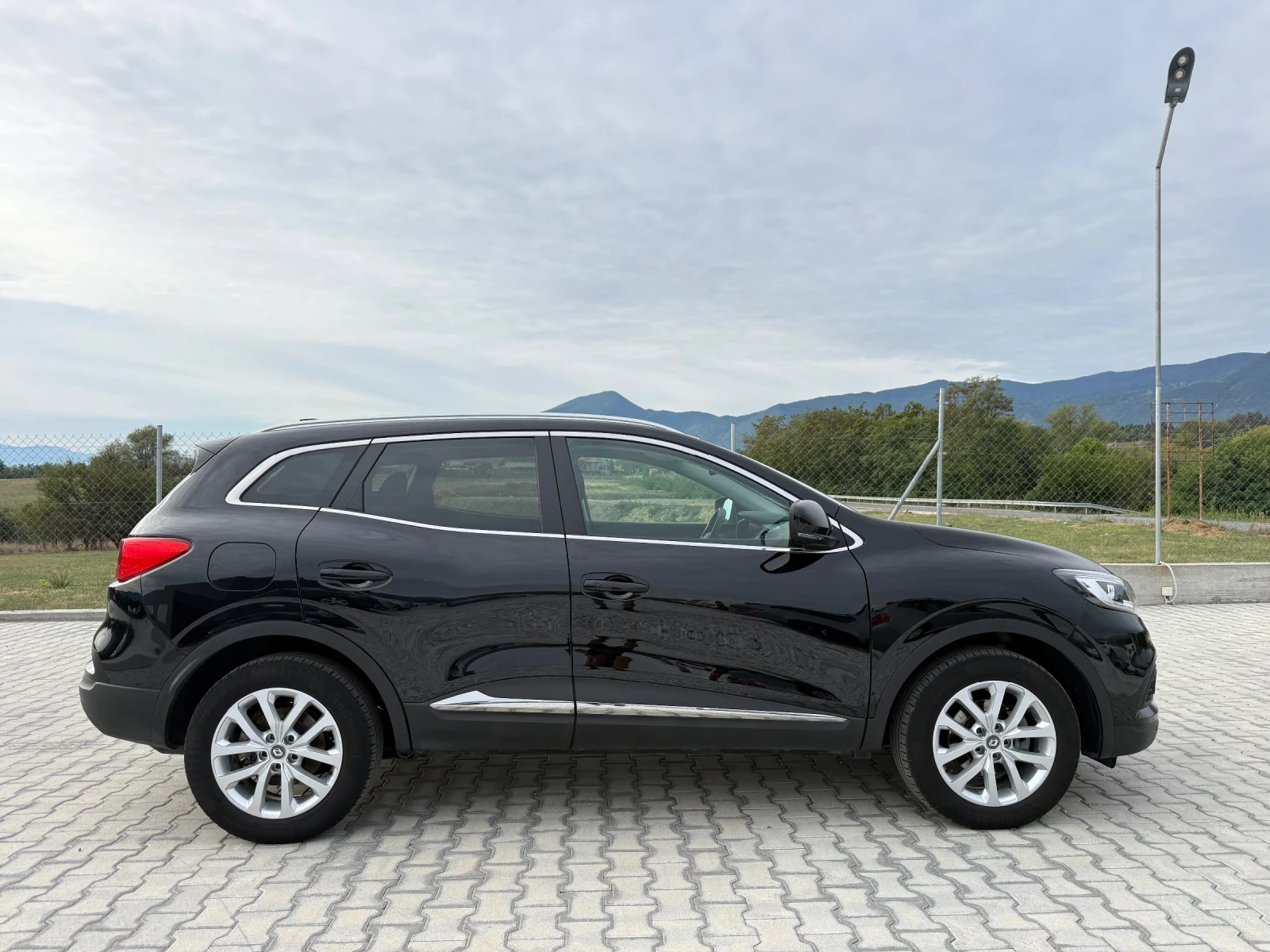 Renault Kadjar 1.5 DCI FACE LIFT NAVI CAMERA, снимка 7 - Автомобили и джипове - 56164851