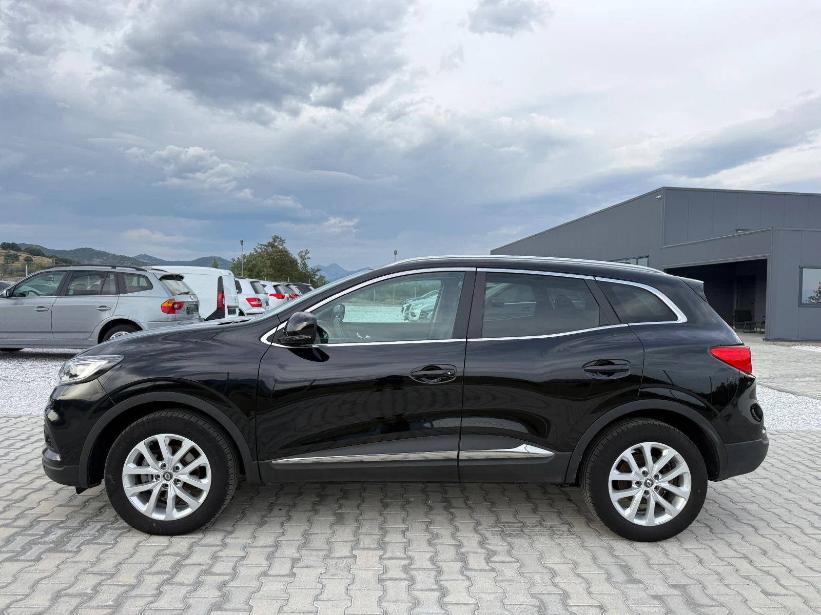 Renault Kadjar 1.5 DCI FACE LIFT NAVI CAMERA, снимка 3 - Автомобили и джипове - 56164851