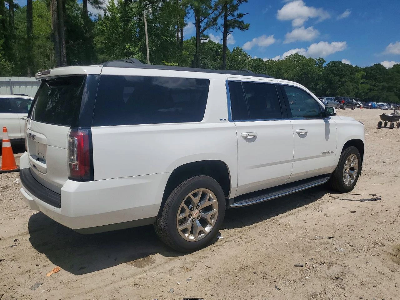 Gmc Yukon 5.3l Xl K1500 Slt, снимка 3 - Автомобили и джипове - 56216255