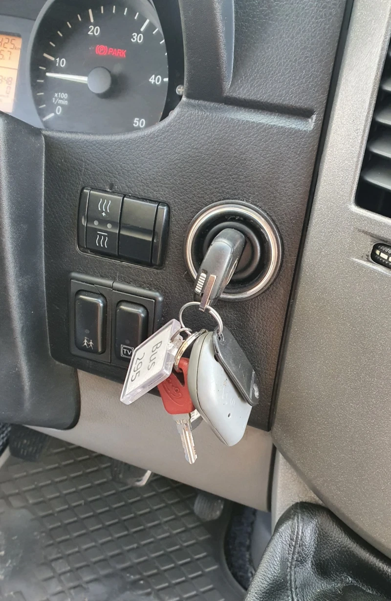 Mercedes-Benz Sprinter 518 Нов внос Стъклопакет Webasto Автопилот , снимка 15 - Бусове и автобуси - 52569116