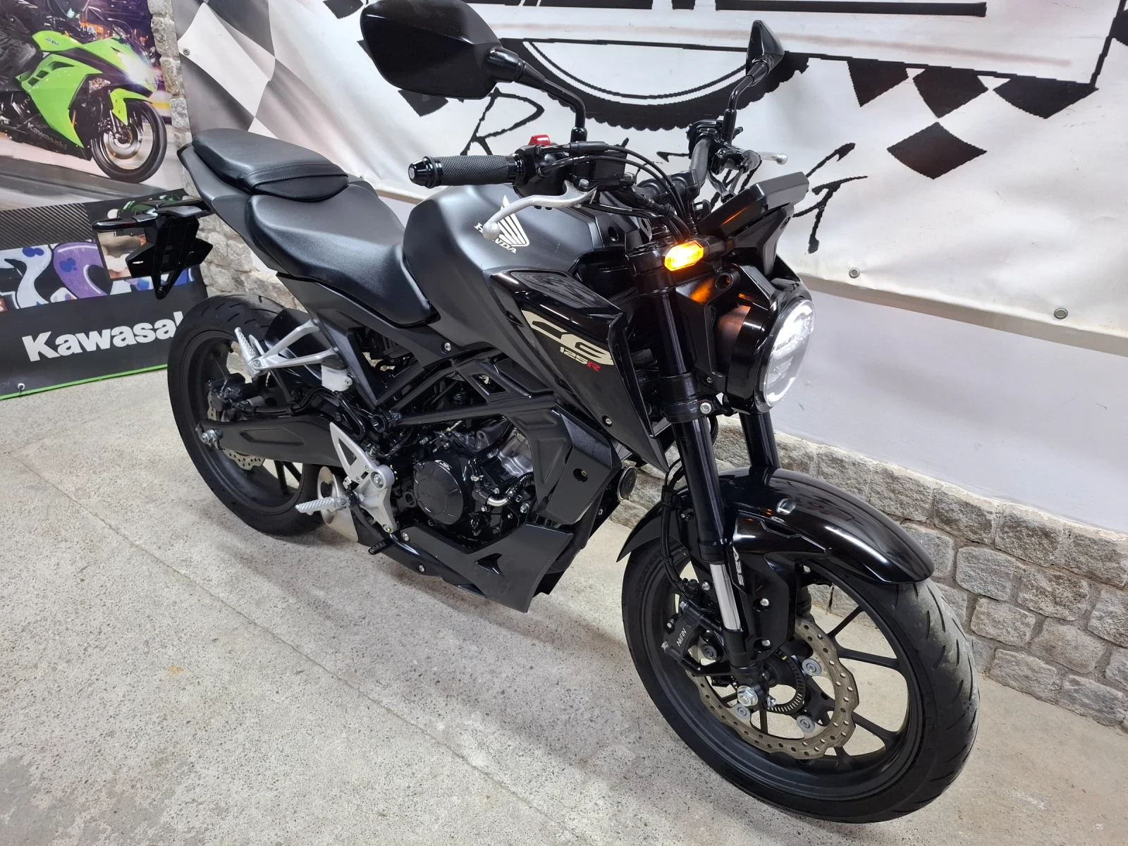 Honda Cb Facelift * / Full Led / ABS, снимка 11 - Мотоциклети и мототехника - 54906891