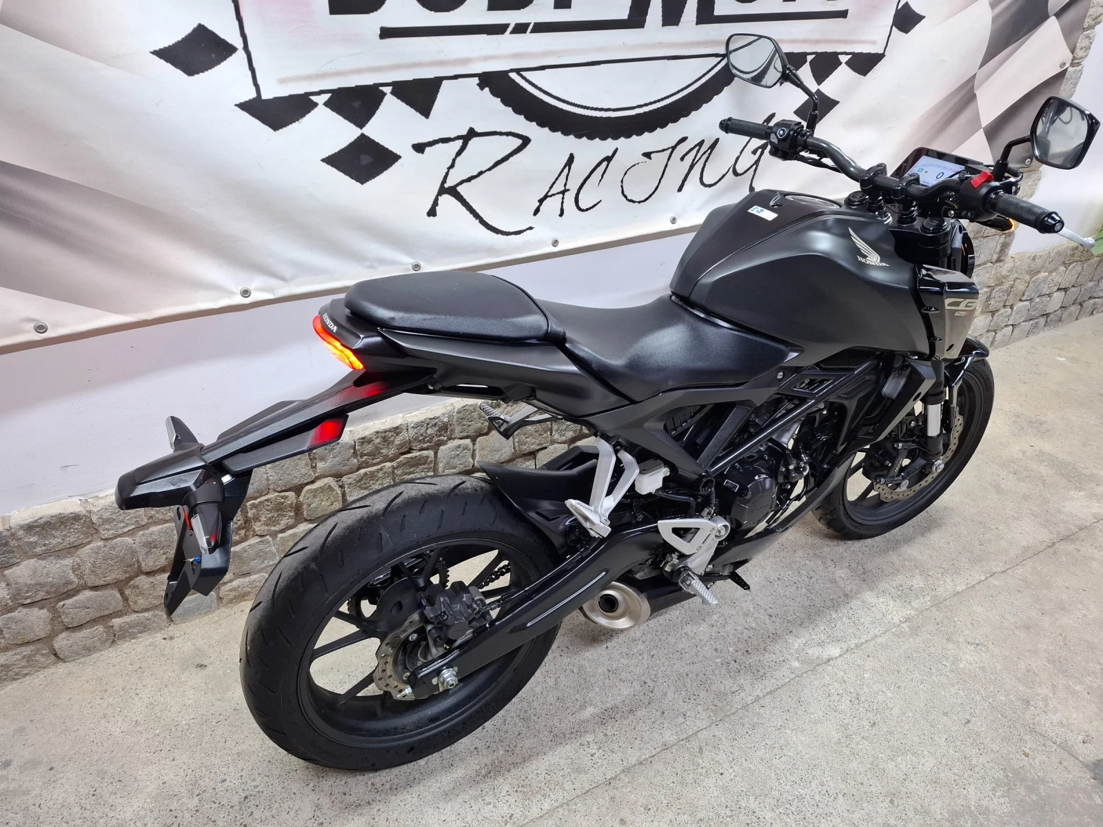 Honda Cb Facelift * / Full Led / ABS, снимка 15 - Мотоциклети и мототехника - 54906891
