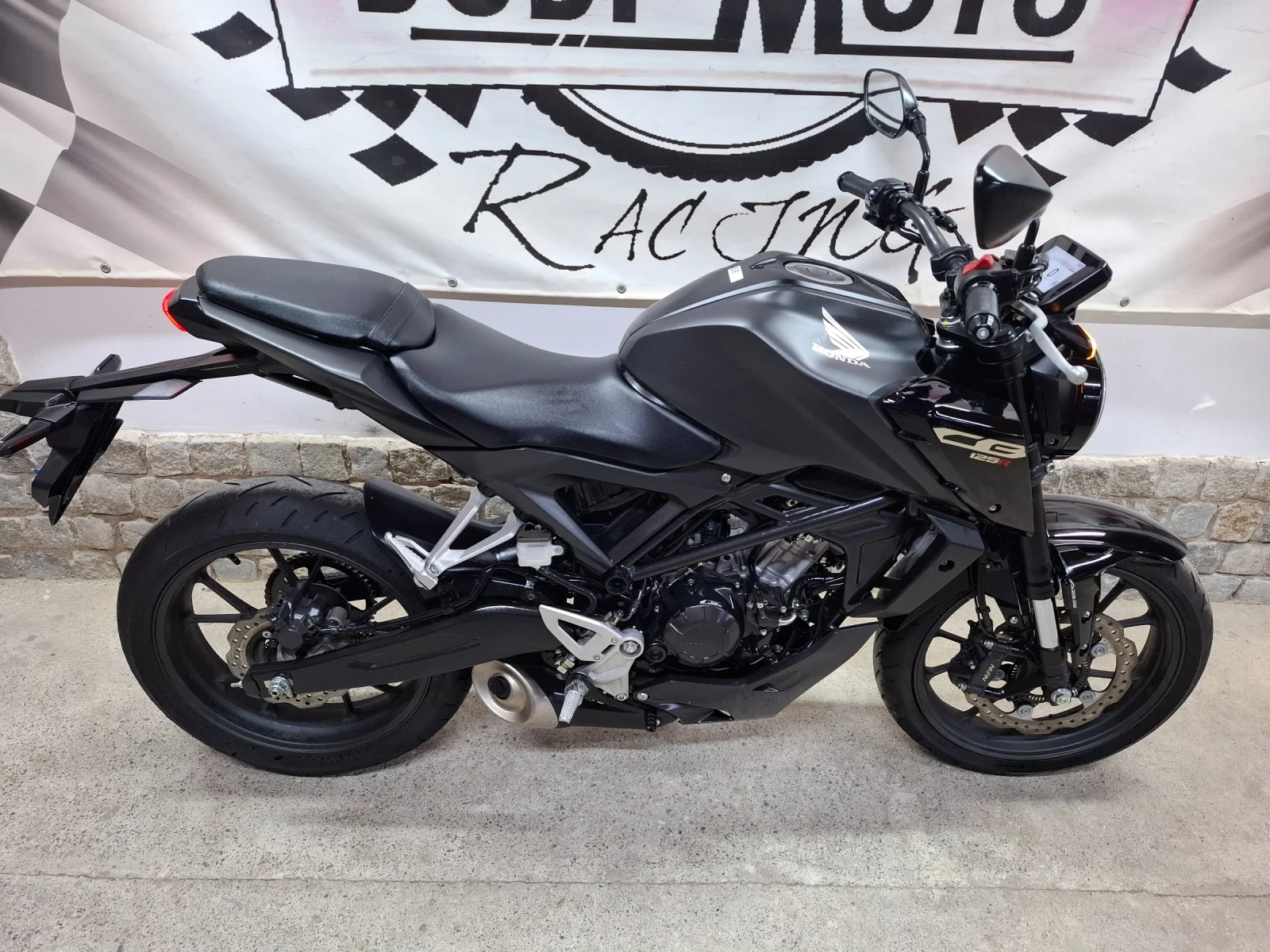 Honda Cb Facelift * / Full Led / ABS, снимка 12 - Мотоциклети и мототехника - 54906891
