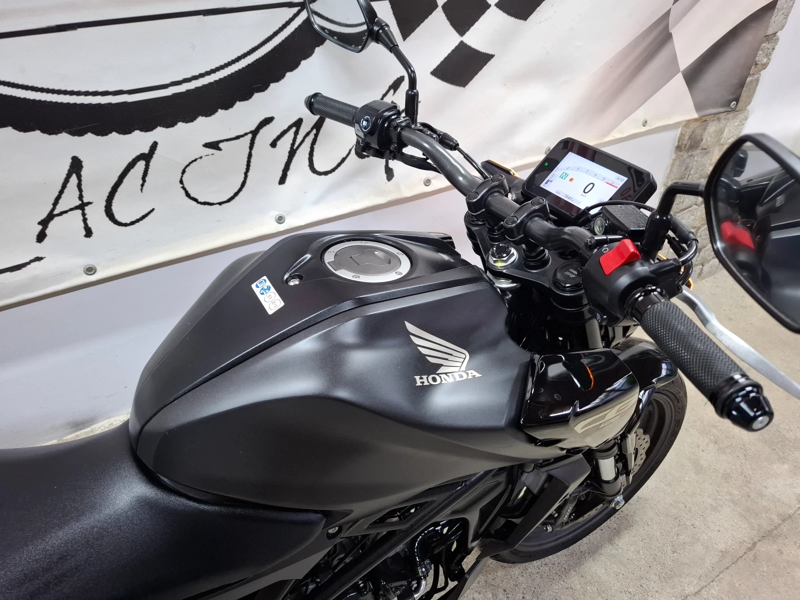 Honda Cb Facelift * / Full Led / ABS, снимка 13 - Мотоциклети и мототехника - 54906891