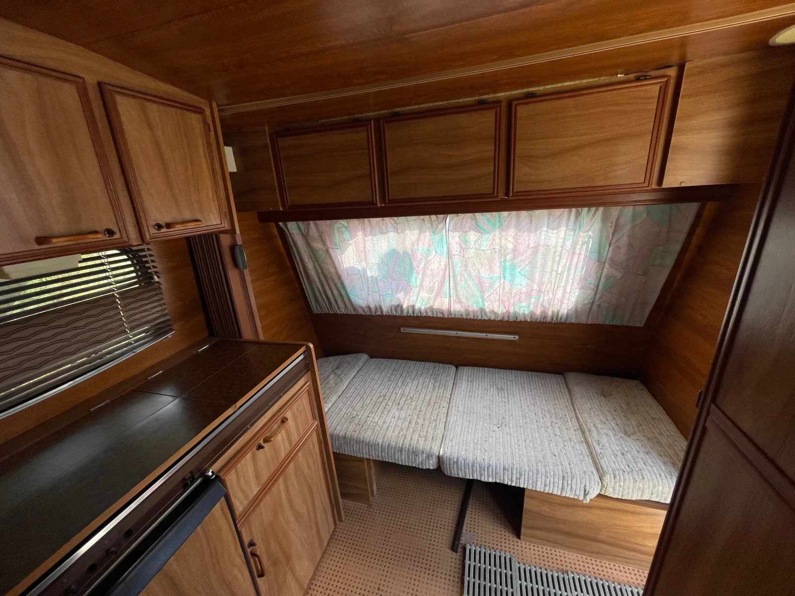 Каравана Caravelair, снимка 6 - Каравани и кемпери - 54380596