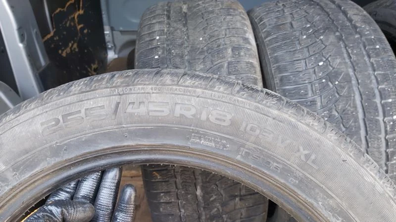 Гуми Зимни 255/55R18, снимка 7 - Гуми и джанти - 29253374