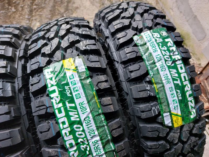 Гуми Всесезонни 235/85R16, снимка 3 - Гуми и джанти - 35846660