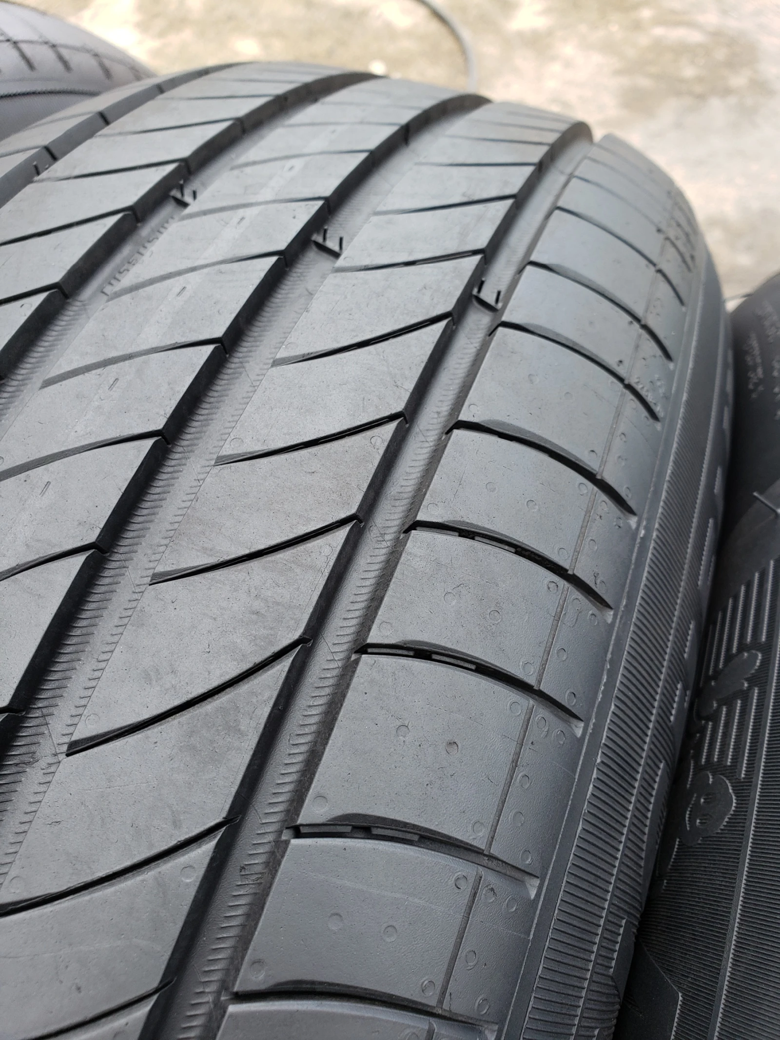 Гуми Летни 215/65R17, снимка 5 - Гуми и джанти - 54665478