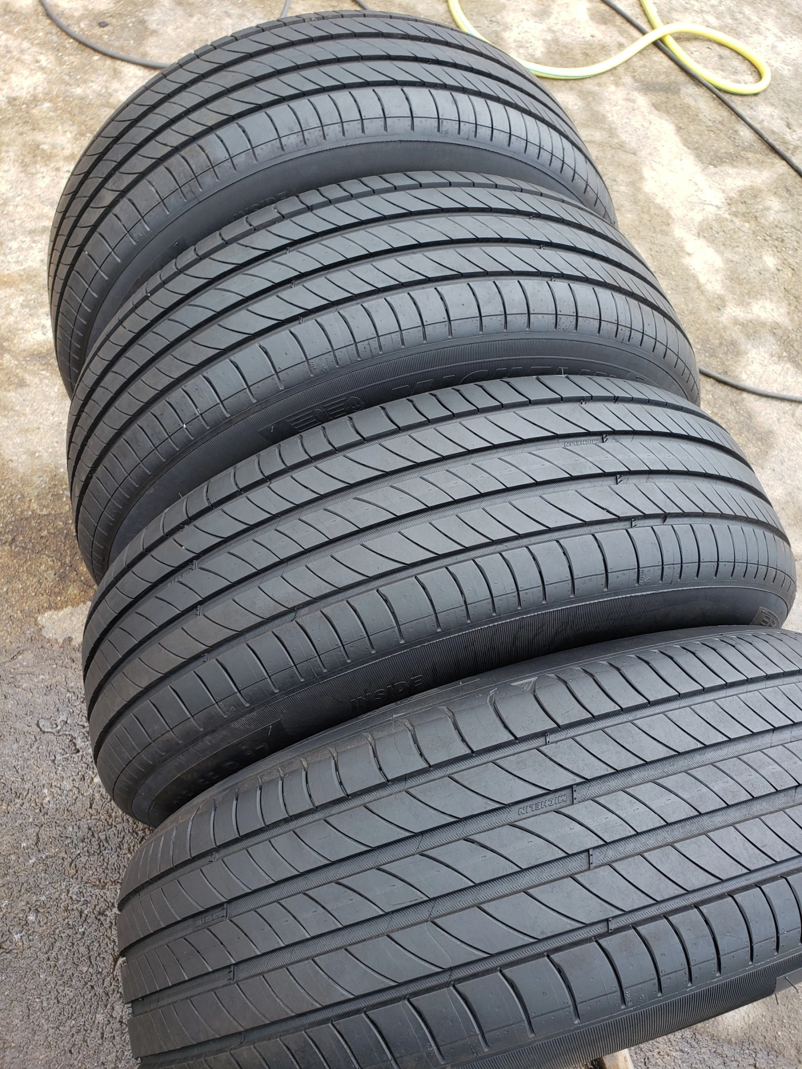 Гуми Летни 215/65R17, снимка 4 - Гуми и джанти - 54665478