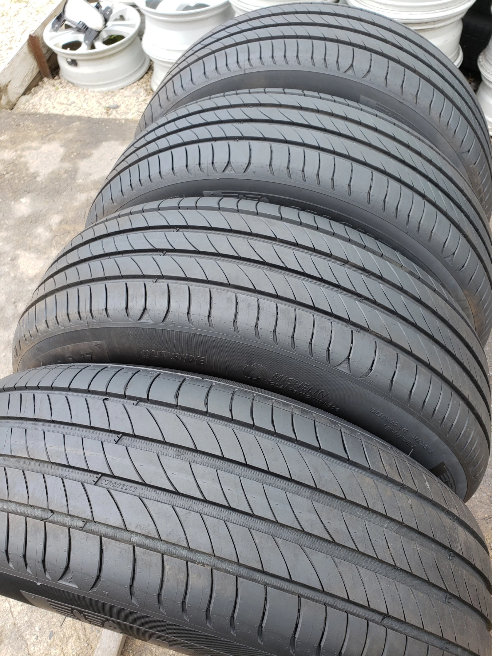 Гуми Летни 215/65R17, снимка 3 - Гуми и джанти - 54665478