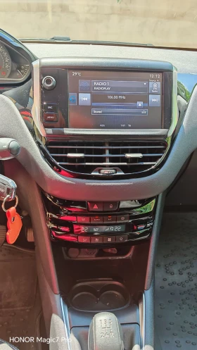 Peugeot 208, снимка 9