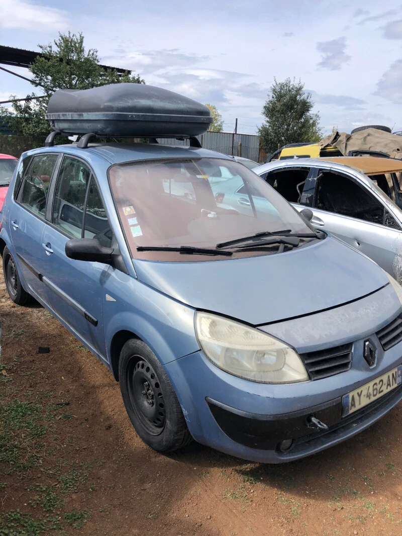 Renault Scenic 1.9 DCI, снимка 4 - Автомобили и джипове - 47587376