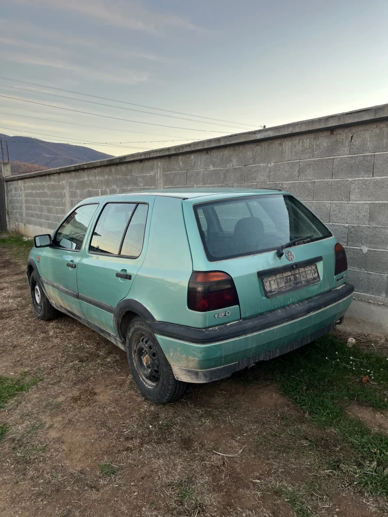 VW Golf Цял за части , снимка 1 - Автомобили и джипове - 48296935