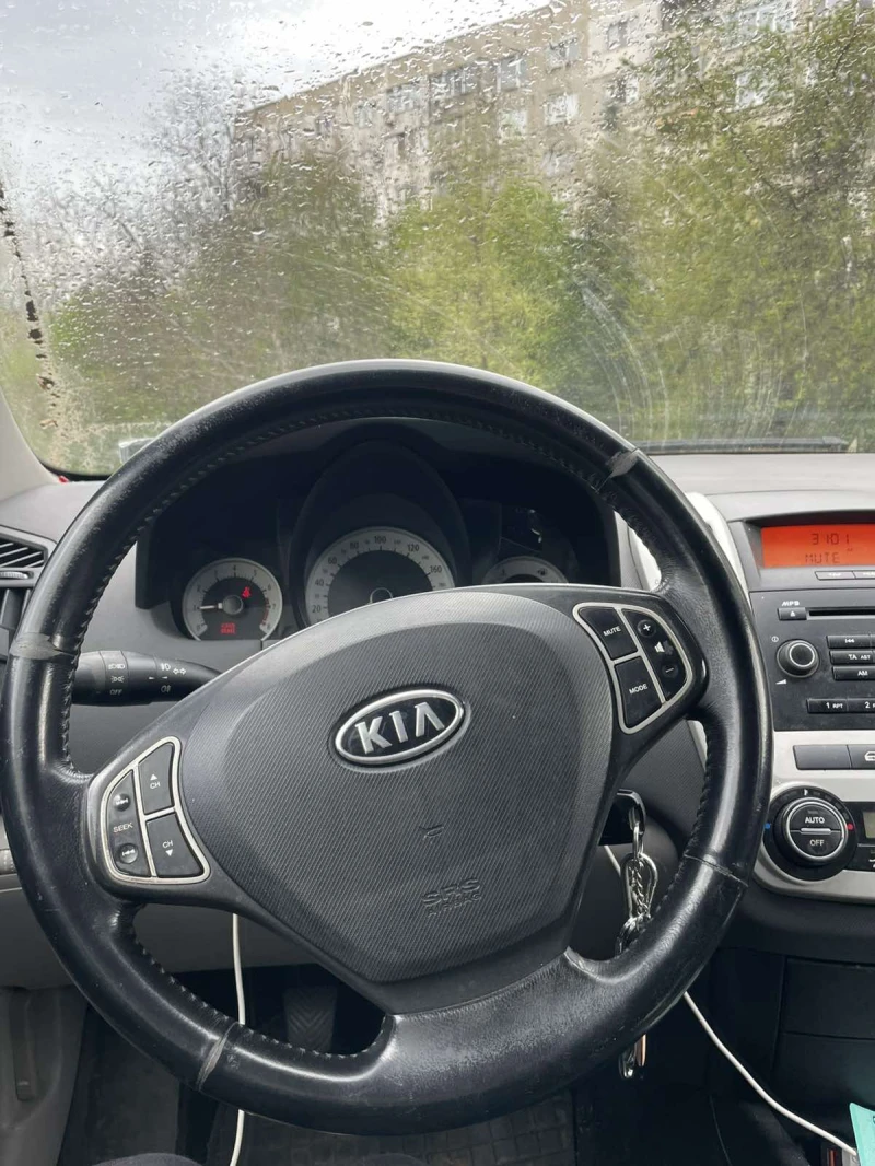 Kia Ceed 1.6, снимка 5 - Автомобили и джипове - 50987841