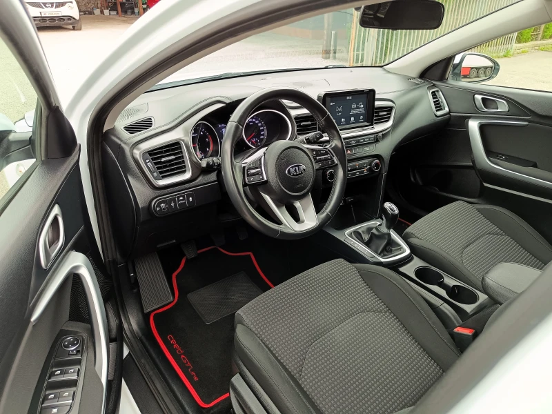 Kia Ceed 1.6 CRDi* GT Line* Face* Euro 6D* NAVI* КАМЕРА* , снимка 8 - Автомобили и джипове - 50977026