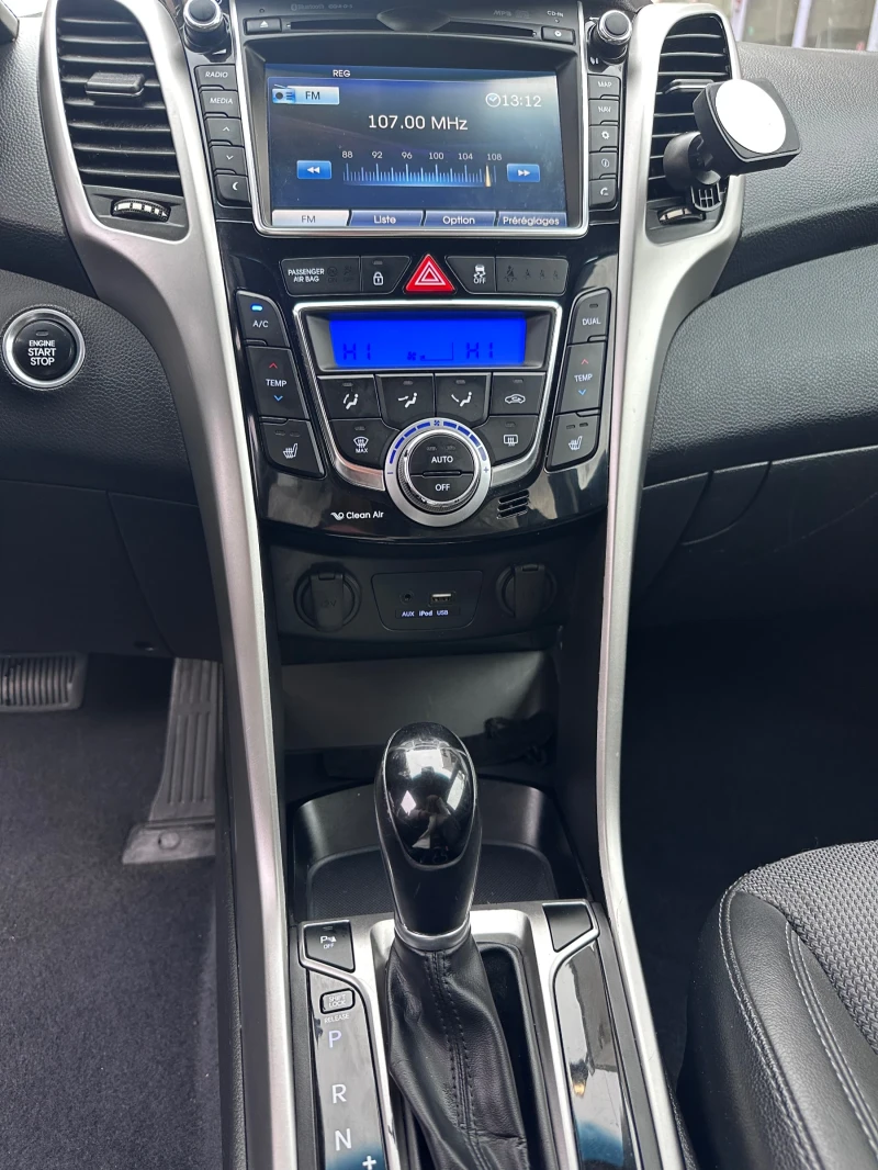 Hyundai I30 CRDi 16V, снимка 12 - Автомобили и джипове - 52574754