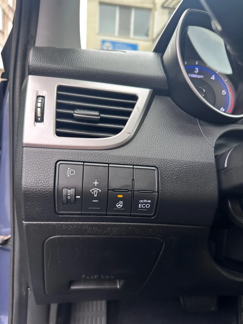 Hyundai I30 CRDi 16V, снимка 14 - Автомобили и джипове - 52574754