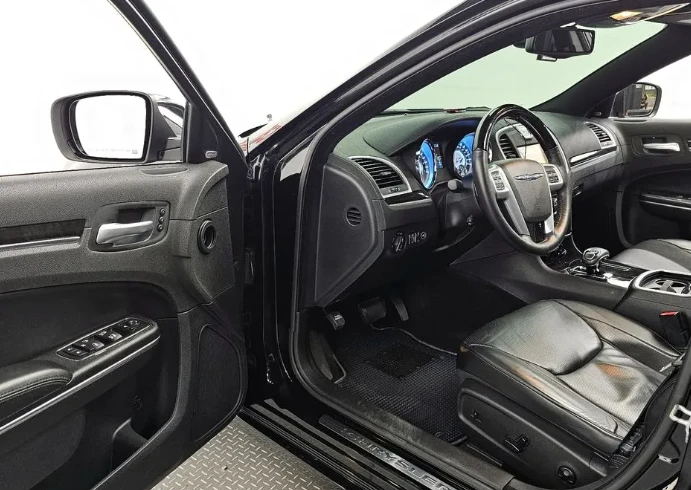 Chrysler 300c 3.6 - изображение 10