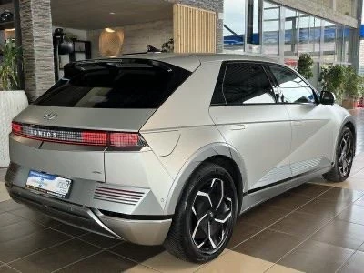 Hyundai Ioniq 5 UNIQ* 325H.P.* 77.4KW* AWD* 18000KM* SOH100%* ГАРА, снимка 4 - Автомобили и джипове - 53010585