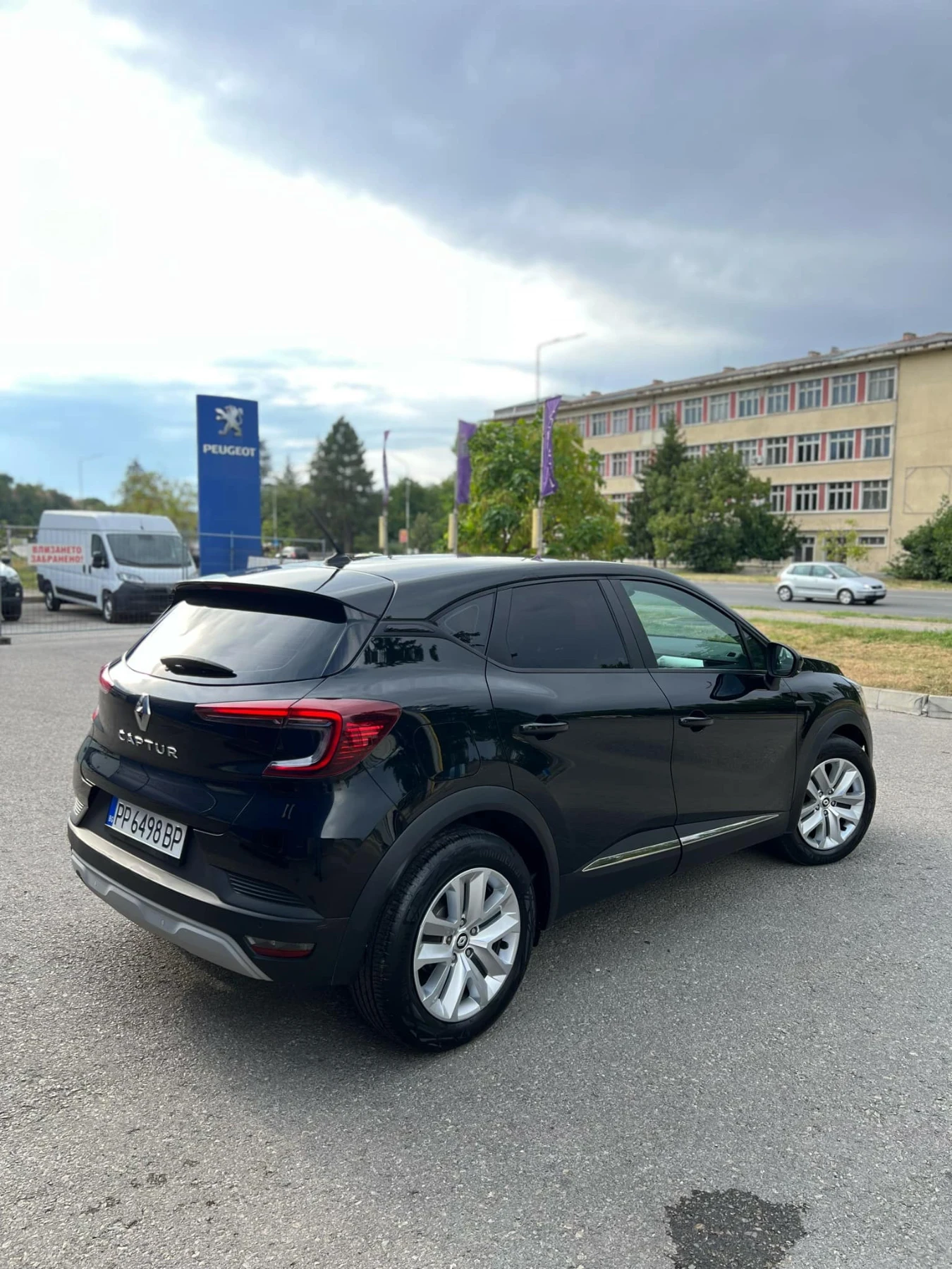 Renault Captur 1.0 21000km EURO 6 - изображение 3