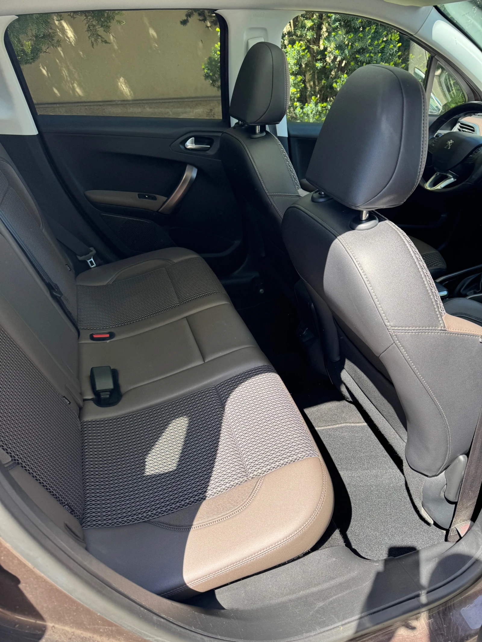 Peugeot 2008 1.6HDI / Feline / Euro 5B - изображение 9
