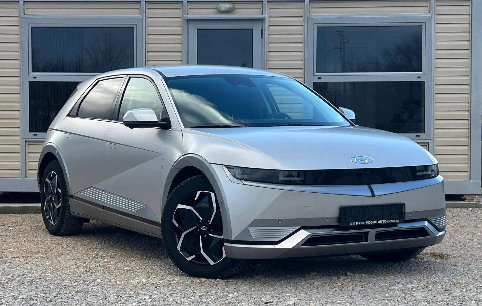 Hyundai Ioniq 5 UNIQ* 325H.P.* 77.4KW* AWD* 18000KM* SOH100%* ГАРА - изображение 3