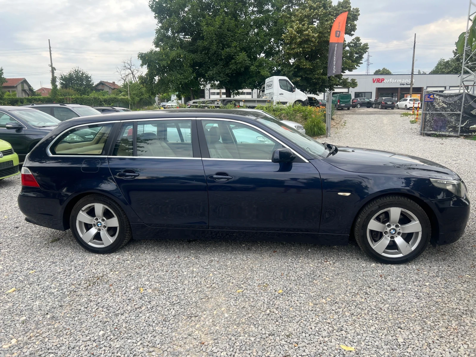 BMW 530 xDrive/231кс/Нави/Автомат, снимка 4 - Автомобили и джипове - 53563794