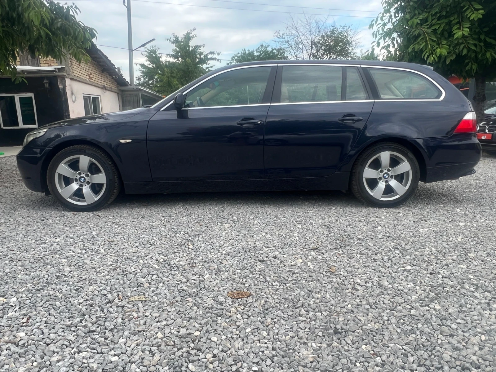 BMW 530 xDrive/231кс/Нави/Автомат, снимка 8 - Автомобили и джипове - 53563794