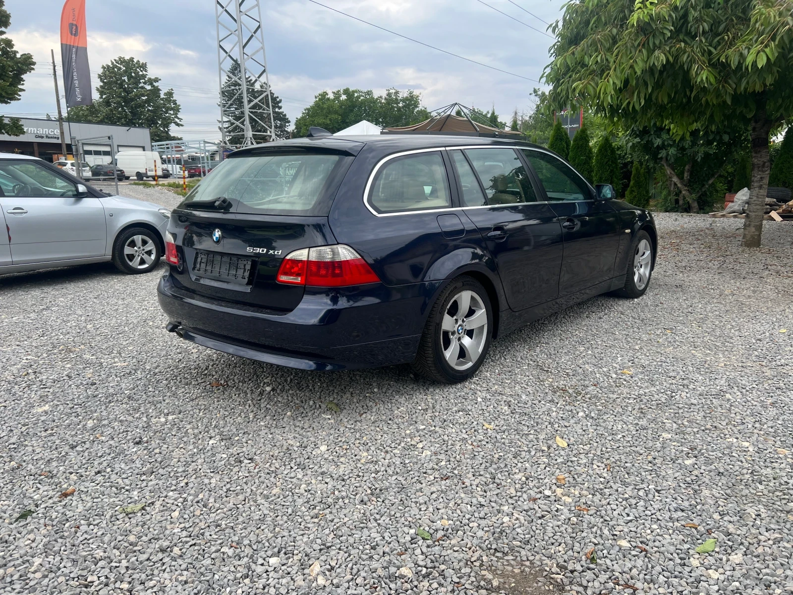 BMW 530 xDrive/231кс/Нави/Автомат, снимка 5 - Автомобили и джипове - 53563794