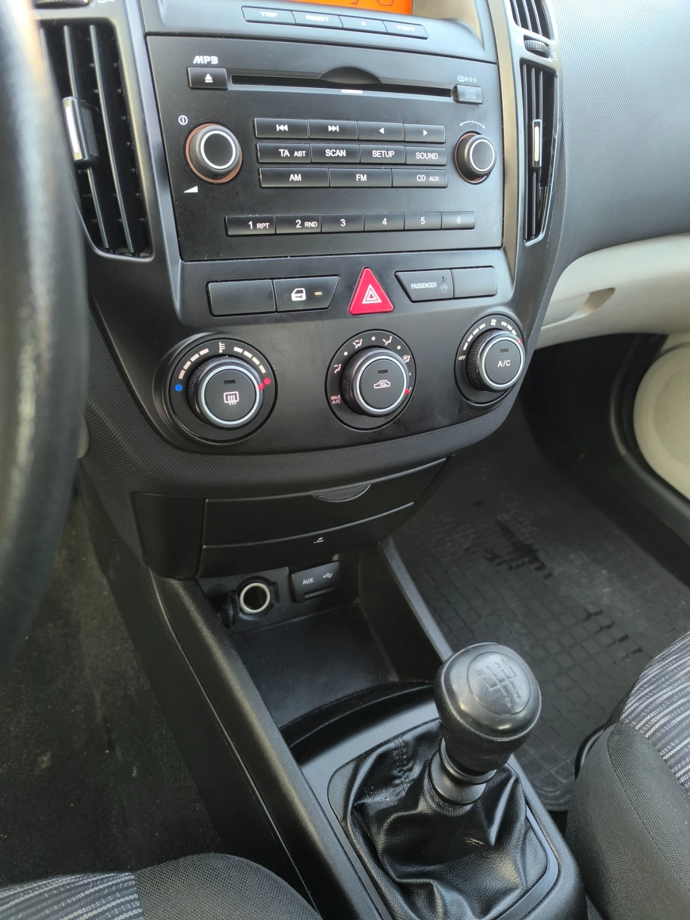 Kia Ceed 135000км. реални и проверени.Бензин/газ - изображение 9